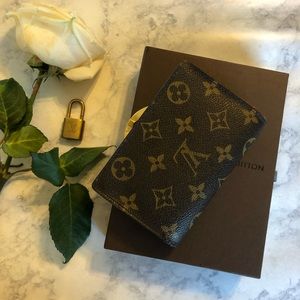 Louis Vuitton Monogram Kisslock Wallet
